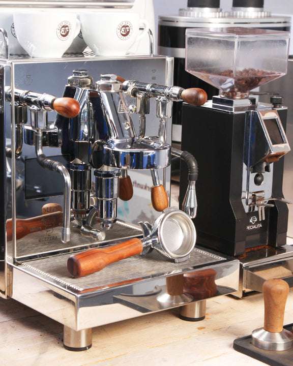 Kaffee- und Espressomaschinen für Profis und Haushalt