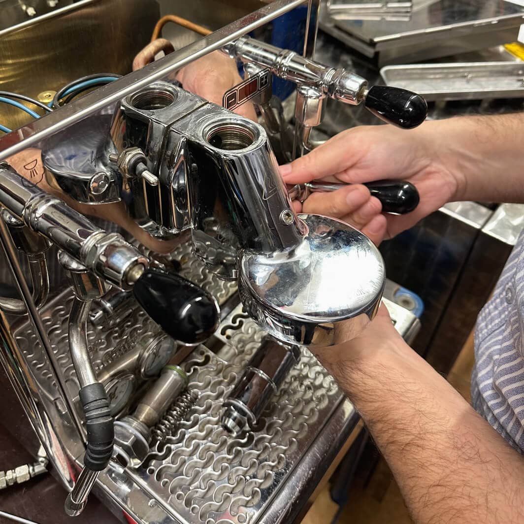 Wartungs-Service für Haushalts-Siebträger-Kaffeemaschinen